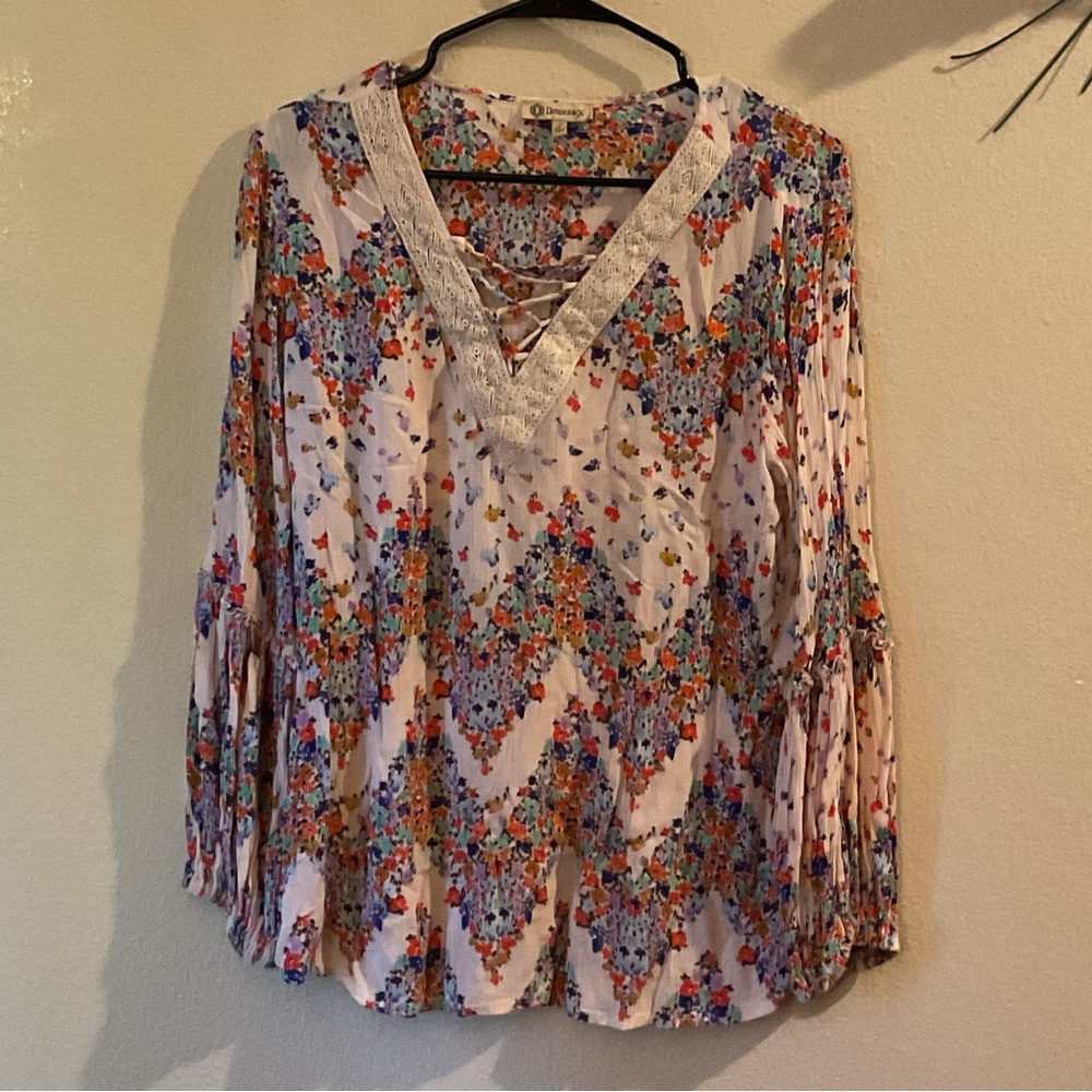Democracy Multicolor Floral V-Neck Blouse
